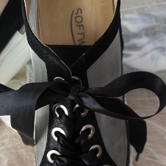 SoftWalk Women's Black Sneakers - Picture 7 of 7